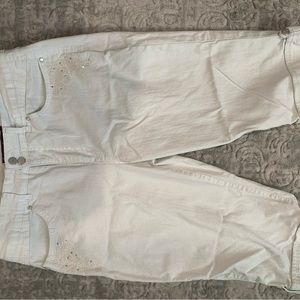 Long Shorts (knee Length) white with pretty designs on pockets
